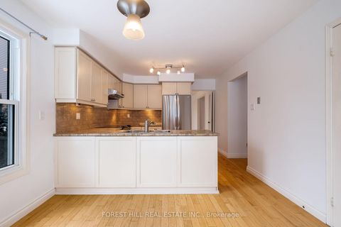 Photo 6 at 427 Mathews Court, Glenway Estates, Newmarket