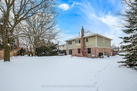 Photo 22 at 427 Mathews Court, Glenway Estates, Newmarket