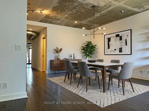 Photo 2 at 319 - 62 Niagara Street, Niagara, Toronto