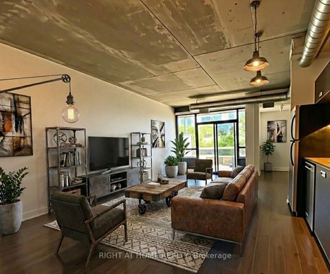 Photo 4 at 319 - 62 Niagara Street, Niagara, Toronto