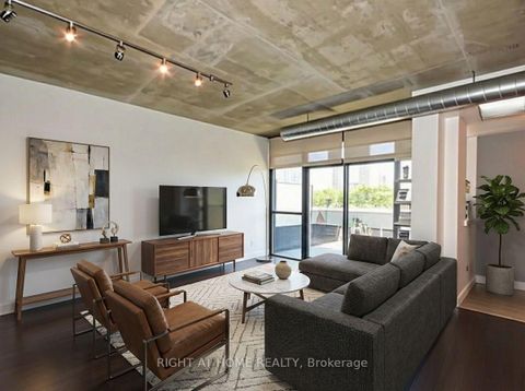 Photo 5 at 319 - 62 Niagara Street, Niagara, Toronto