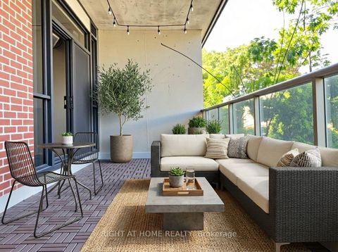 Photo 10 at 319 - 62 Niagara Street, Niagara, Toronto