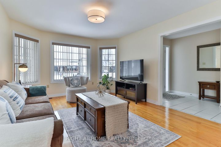 Photo 3 at 459 Maple Leaf Drive, Maple Leaf, Toronto