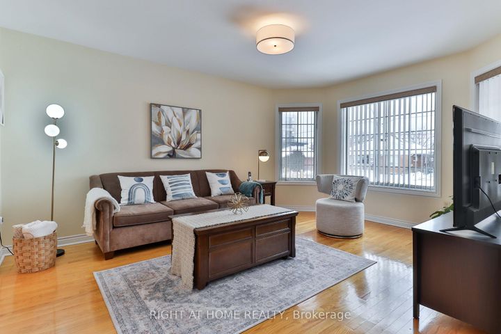 Photo 4 at 459 Maple Leaf Drive, Maple Leaf, Toronto