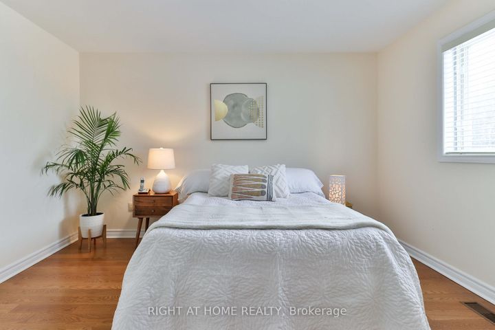 Photo 15 at 459 Maple Leaf Drive, Maple Leaf, Toronto