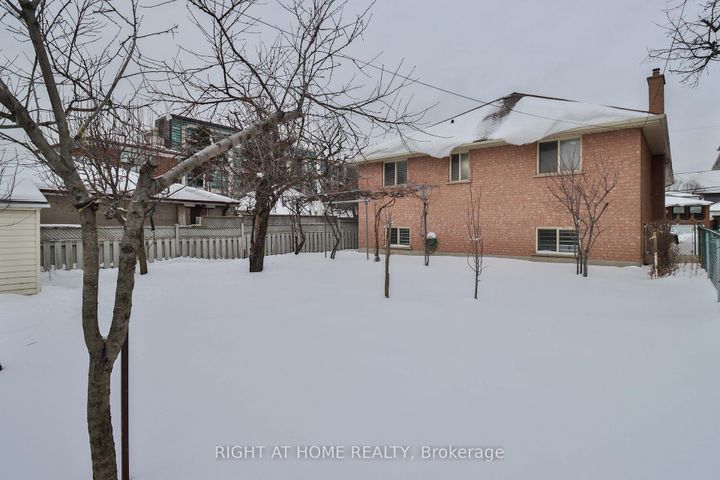 Photo 33 at 459 Maple Leaf Drive, Maple Leaf, Toronto