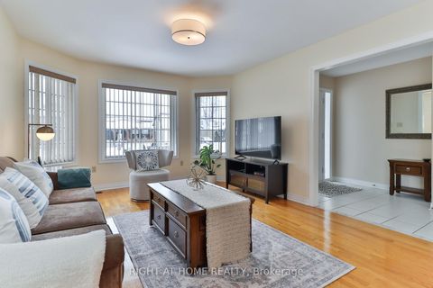 Photo 3 at 459 Maple Leaf Drive, Maple Leaf, Toronto