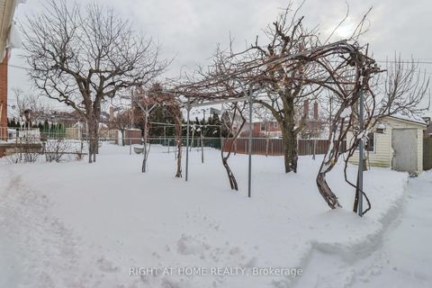 Photo 32 at 459 Maple Leaf Drive, Maple Leaf, Toronto