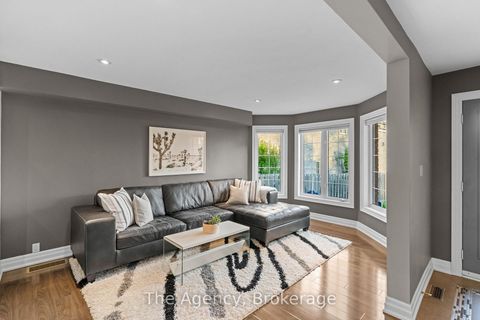 Photo 10 at 7 Higgin Court, Edgehill Drive, Barrie