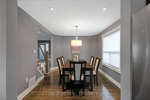 Photo 13 at 7 Higgin Court, Edgehill Drive, Barrie