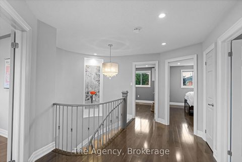 Photo 15 at 7 Higgin Court, Edgehill Drive, Barrie