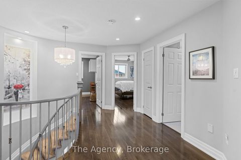 Photo 16 at 7 Higgin Court, Edgehill Drive, Barrie