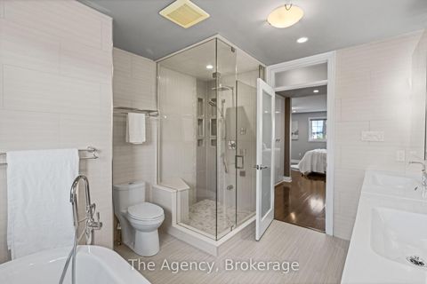 Photo 18 at 7 Higgin Court, Edgehill Drive, Barrie