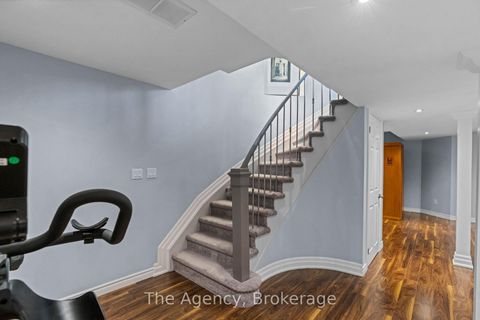 Photo 28 at 7 Higgin Court, Edgehill Drive, Barrie