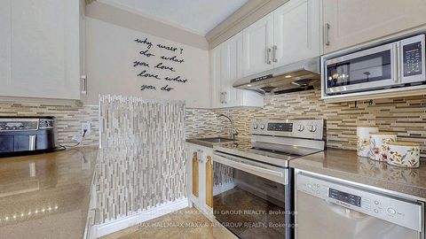 Photo 11 at 25 Sandusky Crescent, Aurora Highlands, Aurora