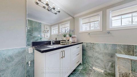 Photo 20 at 25 Sandusky Crescent, Aurora Highlands, Aurora