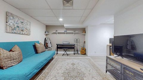 Photo 29 at 25 Sandusky Crescent, Aurora Highlands, Aurora