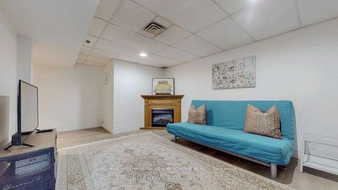 Photo 32 at 25 Sandusky Crescent, Aurora Highlands, Aurora