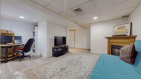 Photo 33 at 25 Sandusky Crescent, Aurora Highlands, Aurora