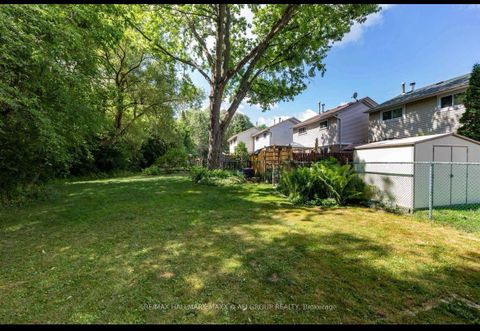 Photo 44 at 25 Sandusky Crescent, Aurora Highlands, Aurora