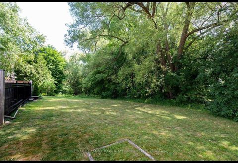 Photo 45 at 25 Sandusky Crescent, Aurora Highlands, Aurora