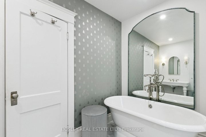 Photo 32 at 52 Rowanwood Avenue, Moore Park, Toronto