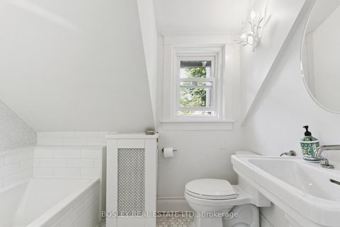 Photo 35 at 52 Rowanwood Avenue, Moore Park, Toronto