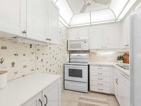 Photo 11 at 505 - 20 Avoca Avenue, Moore Park, Toronto