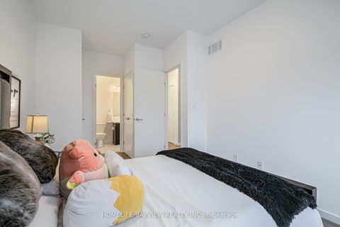 Photo 30 at 12 Genuine Lane, Doncrest, Richmond Hill