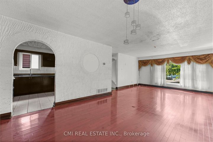 Photo 16 at 50 Apache Trail, Pleasant View, Toronto