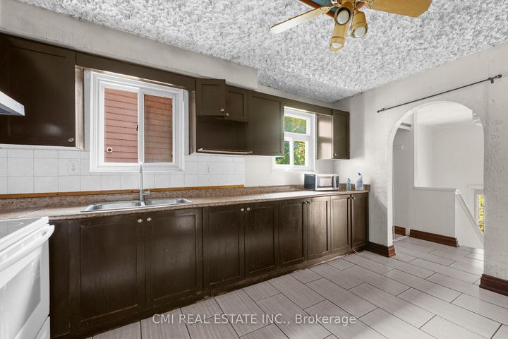 Photo 21 at 50 Apache Trail, Pleasant View, Toronto