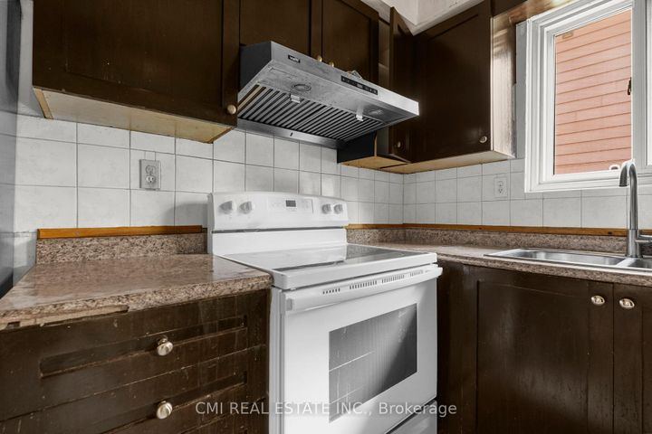 Photo 22 at 50 Apache Trail, Pleasant View, Toronto