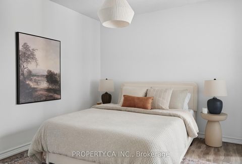 Photo 12 at 709 - 801 Bay Street, Bay Street Corridor, Toronto