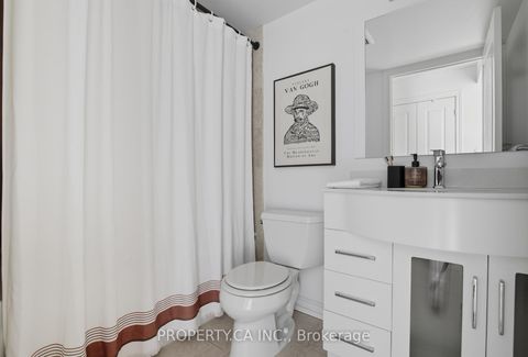 Photo 16 at 709 - 801 Bay Street, Bay Street Corridor, Toronto