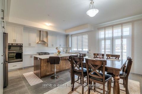 Photo 11 at 77 Terravista Crescent, Vellore Village, Vaughan