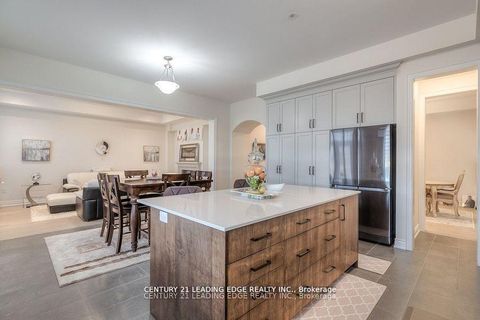 Photo 14 at 77 Terravista Crescent, Vellore Village, Vaughan