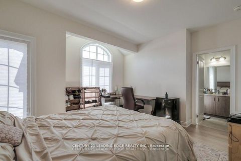 Photo 25 at 77 Terravista Crescent, Vellore Village, Vaughan