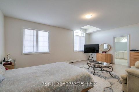 Photo 34 at 77 Terravista Crescent, Vellore Village, Vaughan