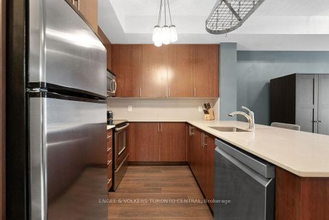 Photo 4 at 621 - 560 Front Street W, Waterfront Communities C1, Toronto