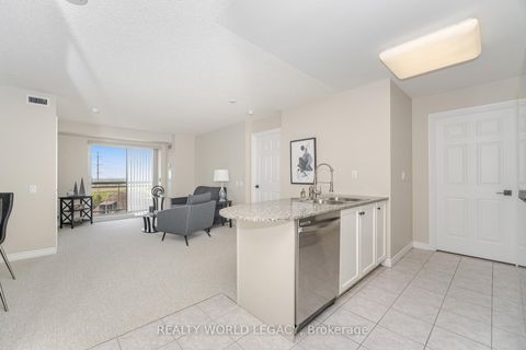 Photo 6 at 610 - 1720 Eglinton Avenue E, Victoria Village, Toronto