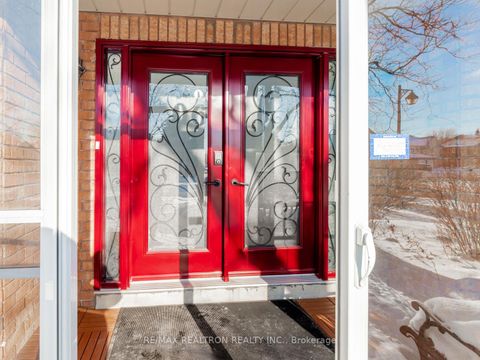 Photo 1 at 406 Weldrick Road E, Bayview Hill, Richmond Hill