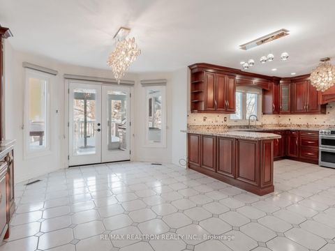 Photo 11 at 406 Weldrick Road E, Bayview Hill, Richmond Hill