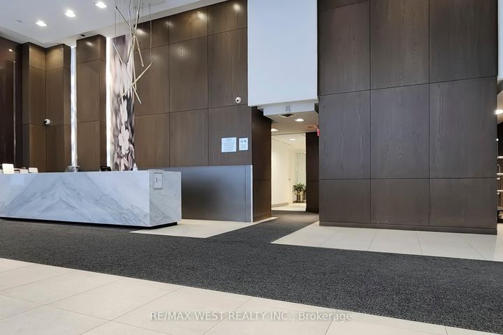 Photo 3 at 3517 - 121 McMahon Drive, Bayview Village, Toronto