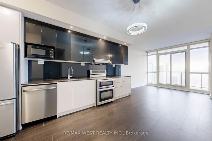 Photo 4 at 3517 - 121 McMahon Drive, Bayview Village, Toronto