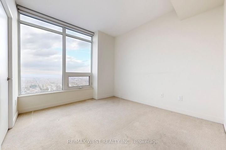 Photo 11 at 3517 - 121 McMahon Drive, Bayview Village, Toronto