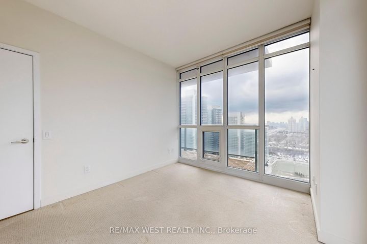 Photo 19 at 3517 - 121 McMahon Drive, Bayview Village, Toronto