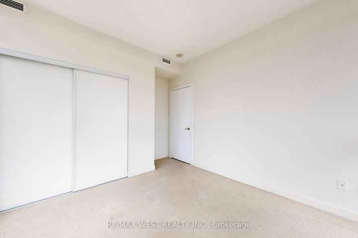 Photo 20 at 3517 - 121 McMahon Drive, Bayview Village, Toronto