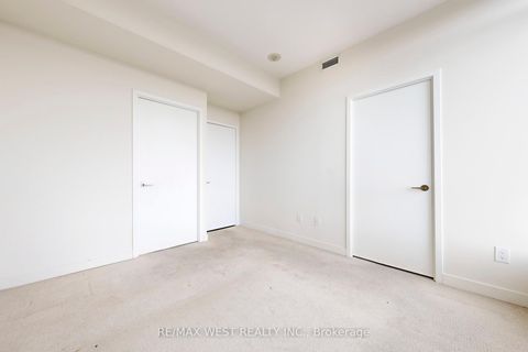 Photo 13 at 3517 - 121 McMahon Drive, Bayview Village, Toronto