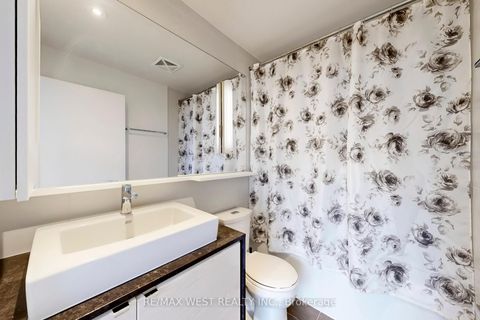 Photo 16 at 3517 - 121 McMahon Drive, Bayview Village, Toronto