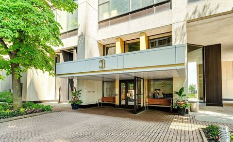 Photo 1 at 501 - 33 Harbour Square, Waterfront Communities C1, Toronto